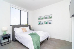 King Bed 2B 1Ba Oasis minutes to Brickell 6 guests